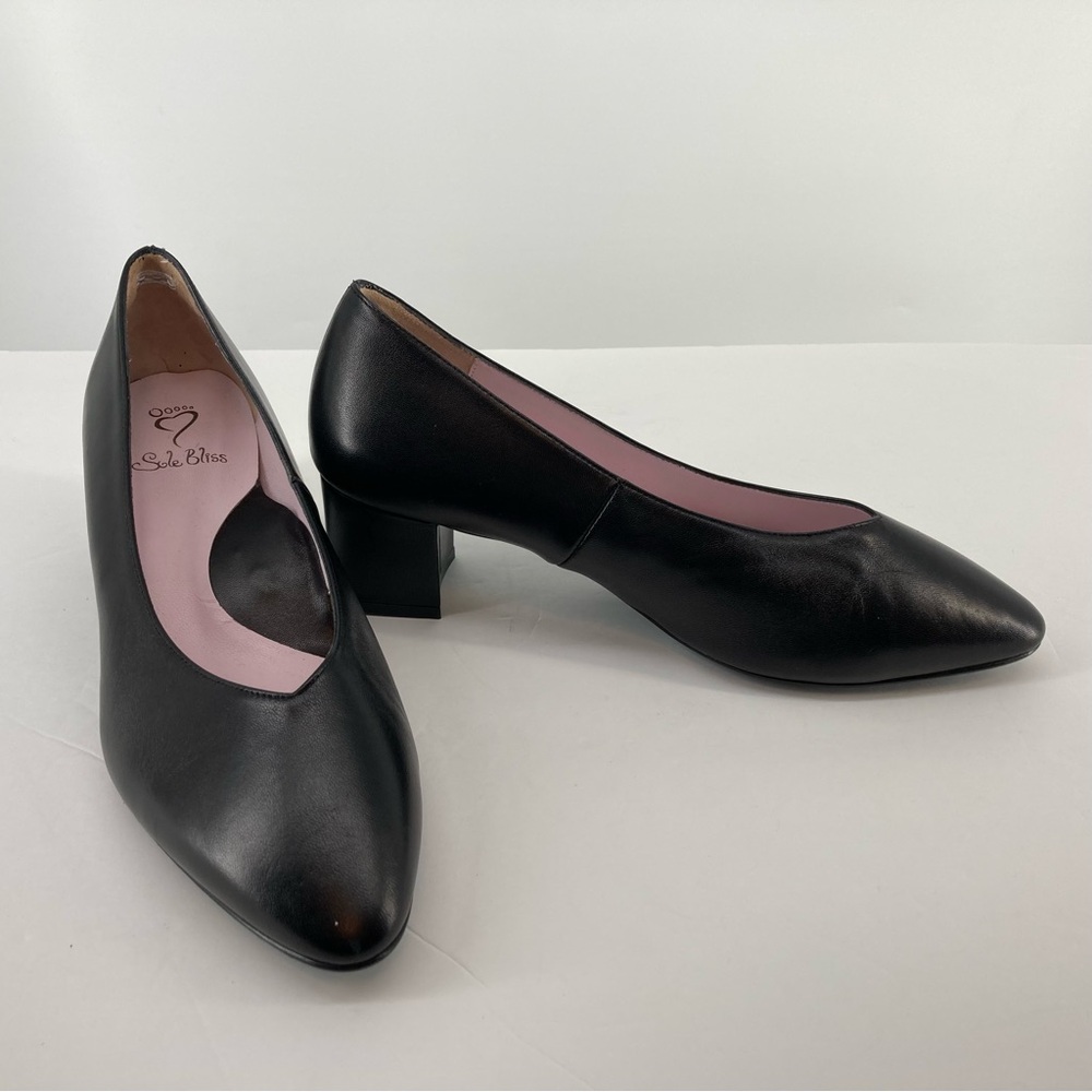 Sole Bliss Ingrid Pump Heels Size EU 39 (US 8) Shoe, Black Leather, Block Heel